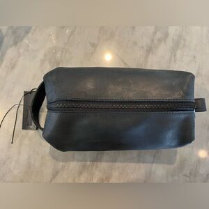 Axum Dopp Kit Black Leather Men's Bag NWT Beautiful